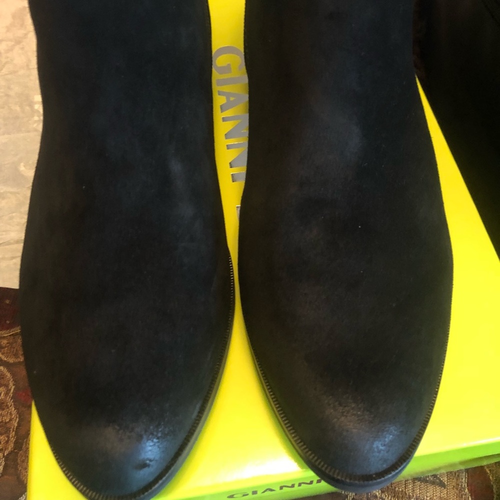 Gianni Bini size 9.5 wide black suede booties